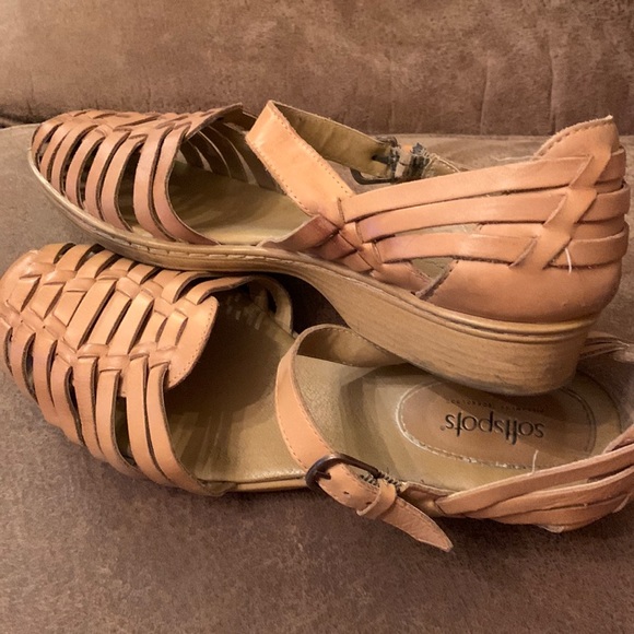 Softspots Shoes - Softspots tan buckle shoes
